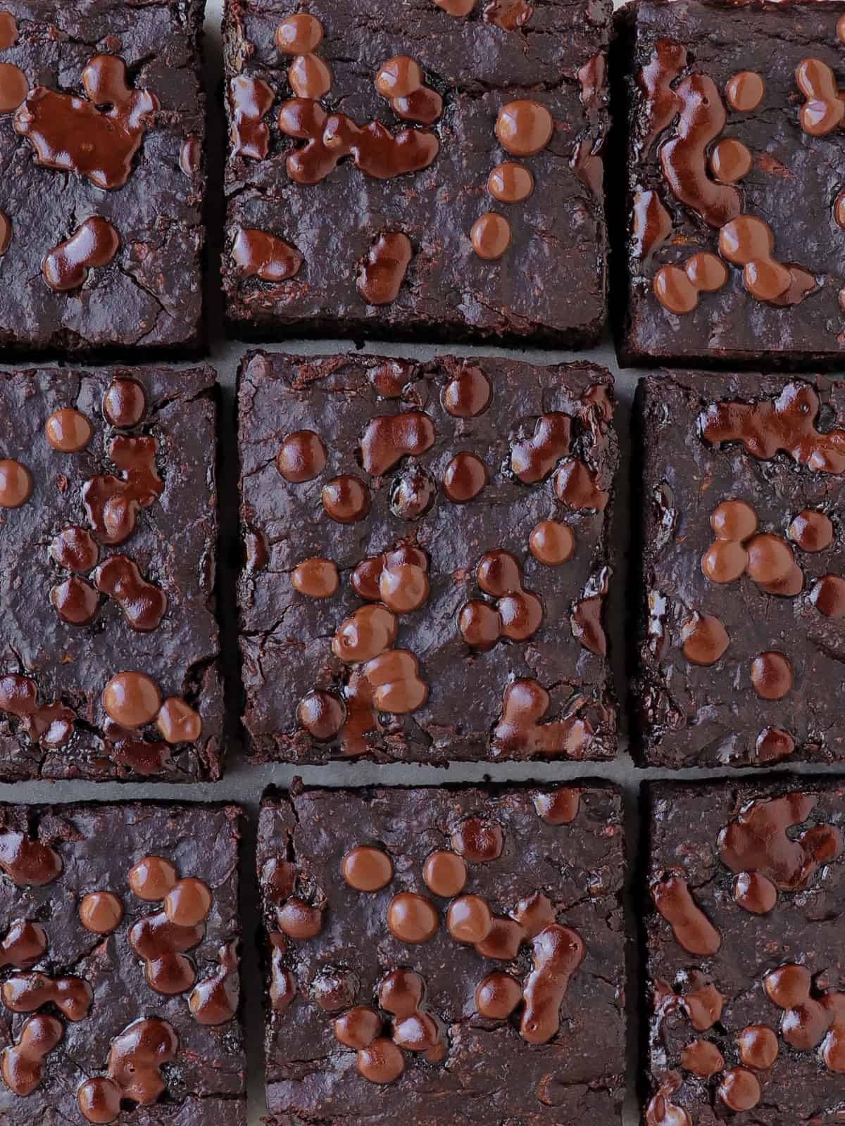 Close up shot of the brownies.