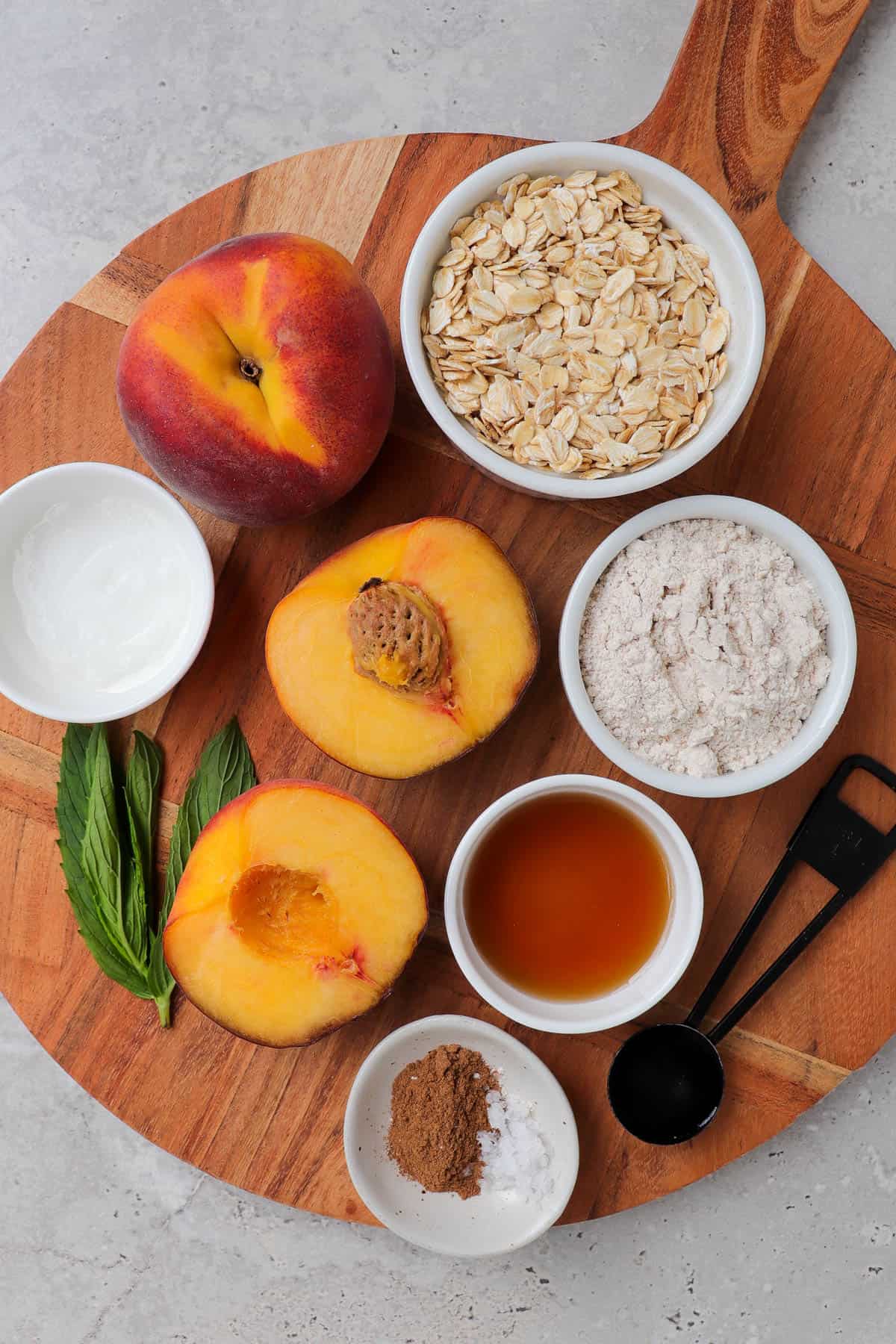 Ingredients for the air fryer peaches.