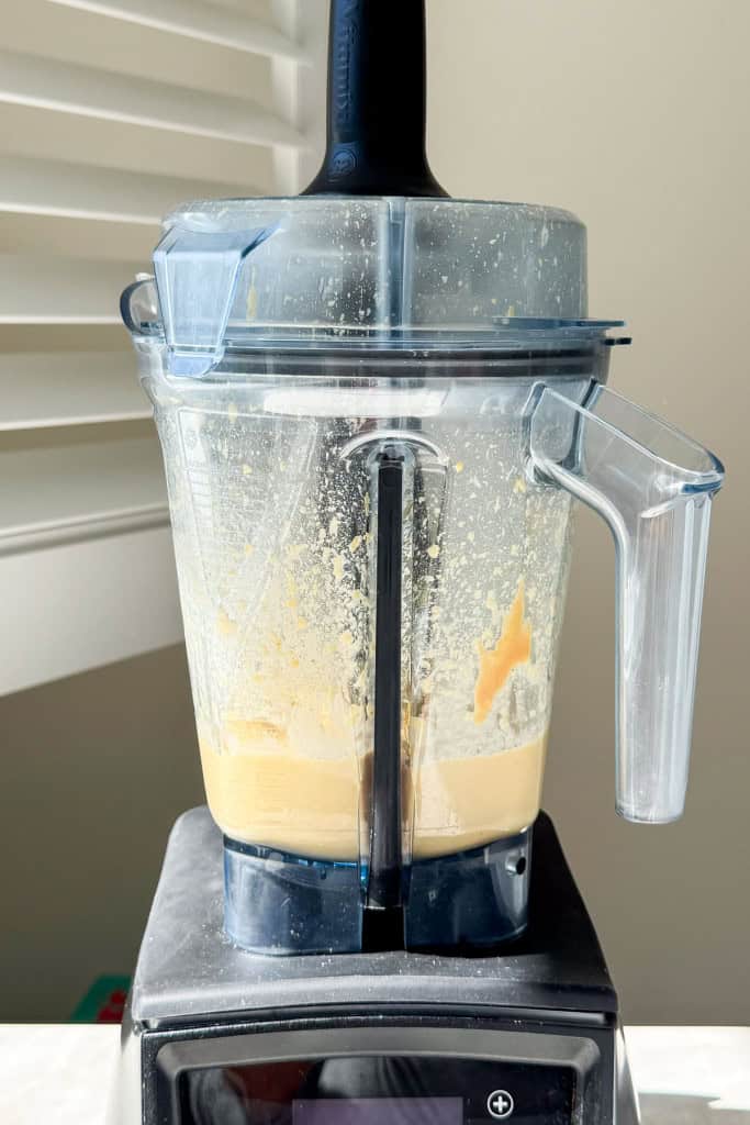 hummus being blender in a blender.